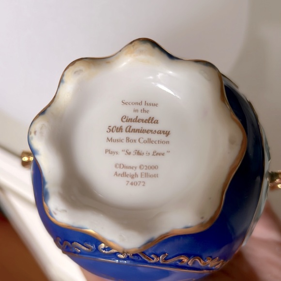 Cinderella 50th anniversary music box collection made by Ardleigh Elliott. - Picture 5 of 5